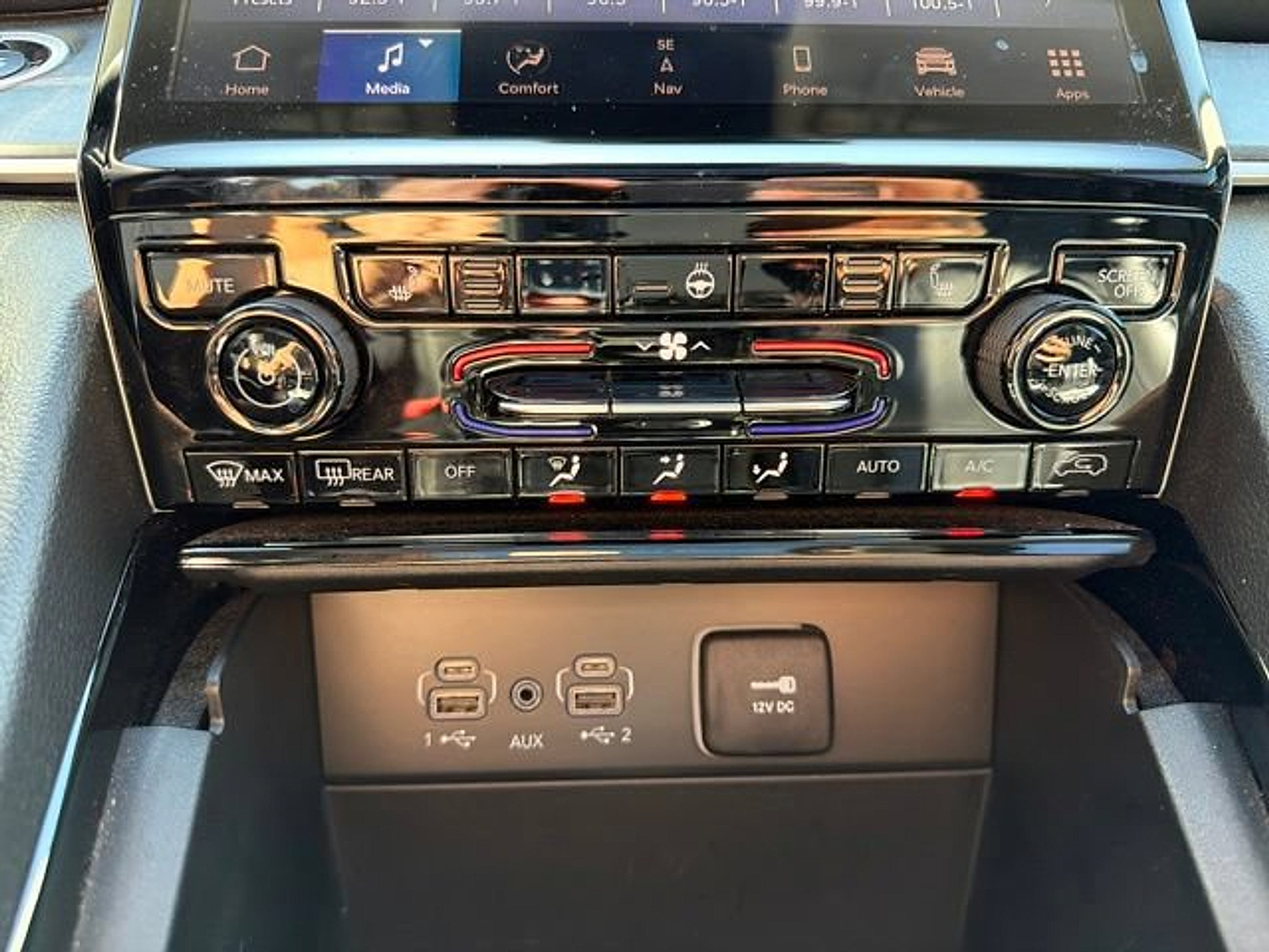 Certified 2023 Jeep Grand Cherokee Limited w/ Black Appearance Package AWD/4WD image 21