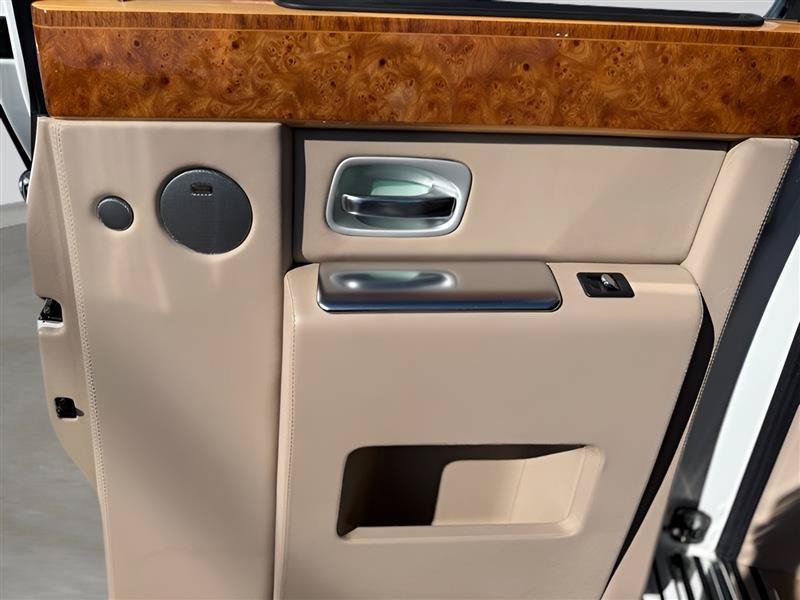 Used 2006 Rolls-Royce Phantom Sedan RWD image 58