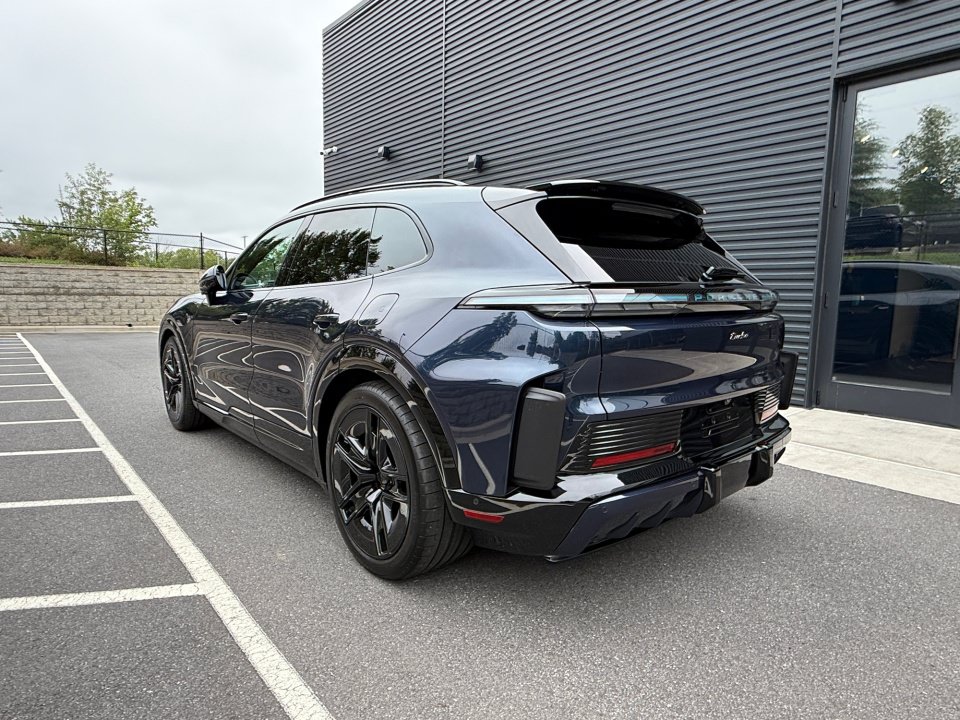 New 2026 Porsche Cayenne Turbo Electric AWD/4WD image 3