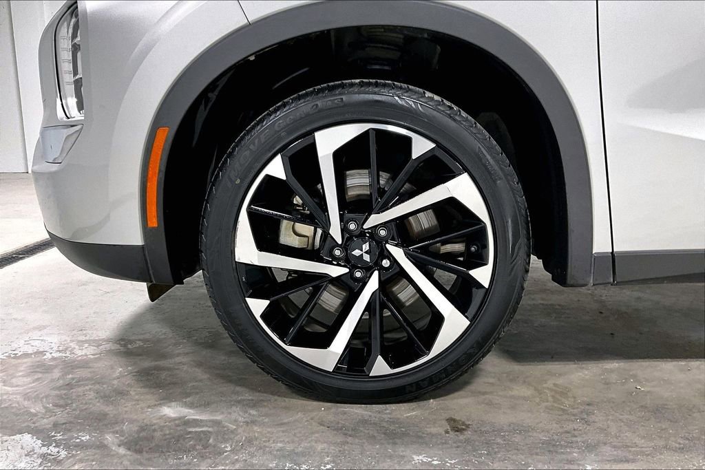 Used 2022 Mitsubishi Outlander ES image 11