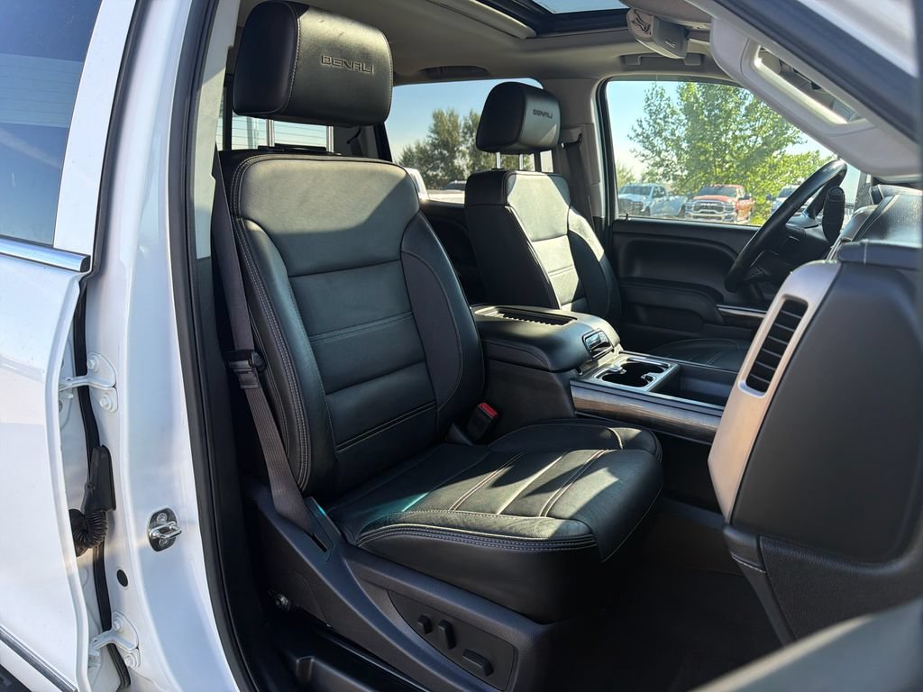 Used 2016 GMC Sierra 2500 Denali w/ Duramax Plus Package AWD/4WD image 22