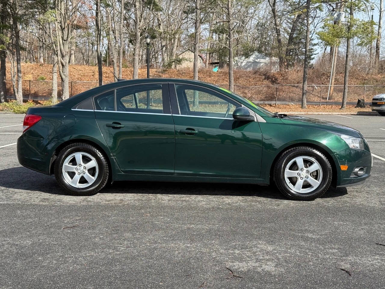 Used 2014 Chevrolet Cruze LT w/ Technology Package image 4