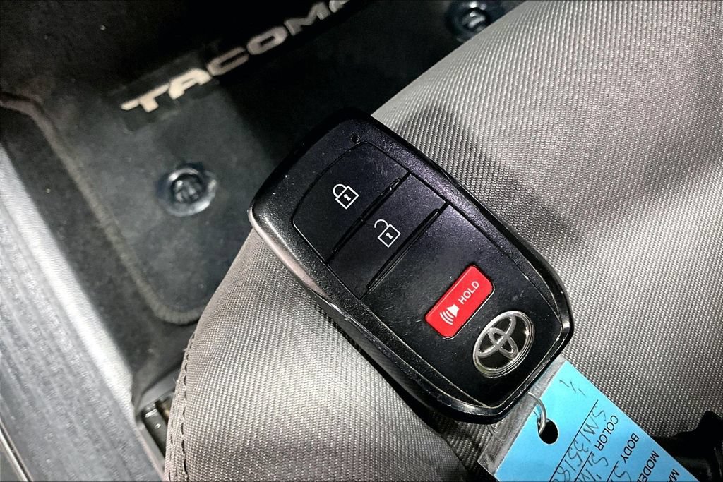Used 2025 Toyota Tacoma SR5 AWD/4WD image 12