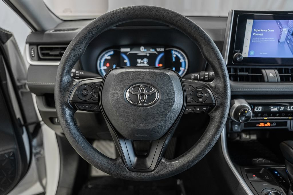 Used 2025 Toyota RAV4 XLE image 26