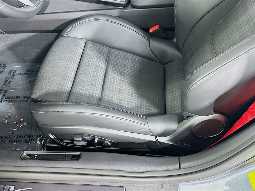 Used 2025 Porsche 911 Carrera T image 21