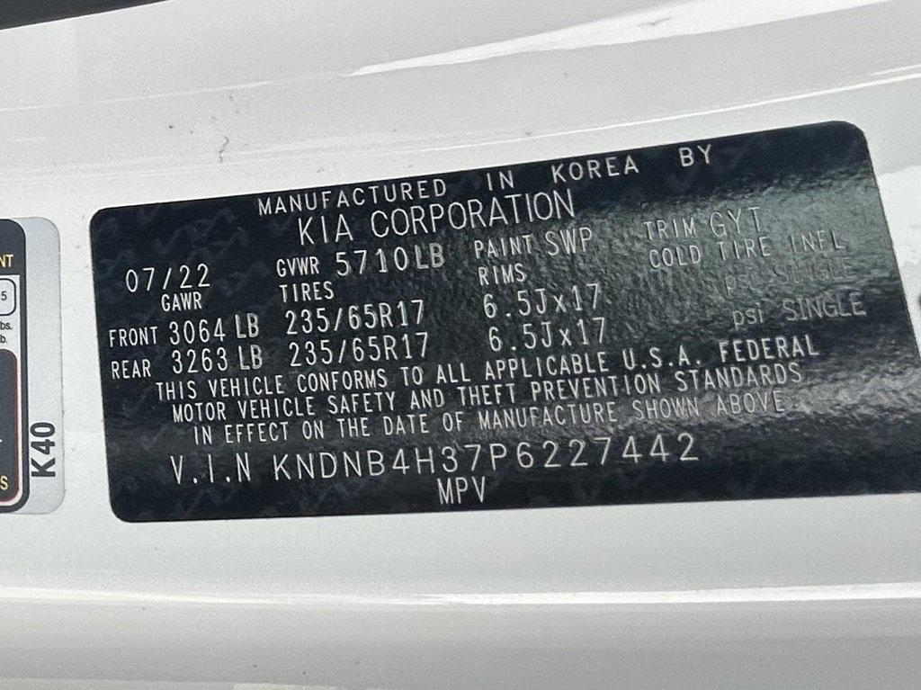 Certified 2023 Kia Carnival LX image 32