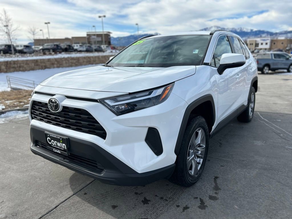 Used 2025 Toyota RAV4 XLE image 4