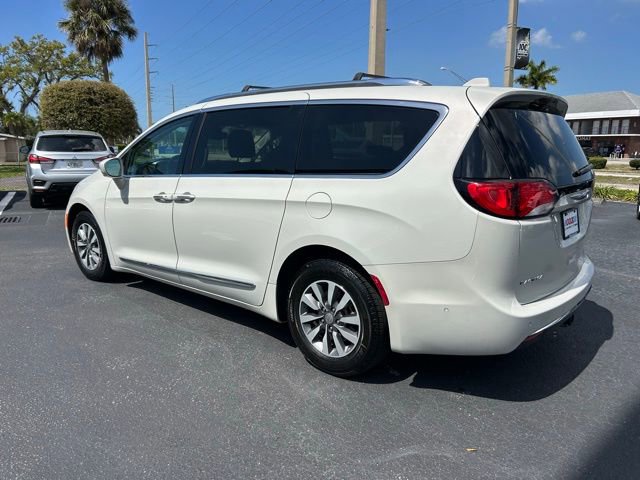 Used 2020 Chrysler Pacifica Touring-L Plus image 4