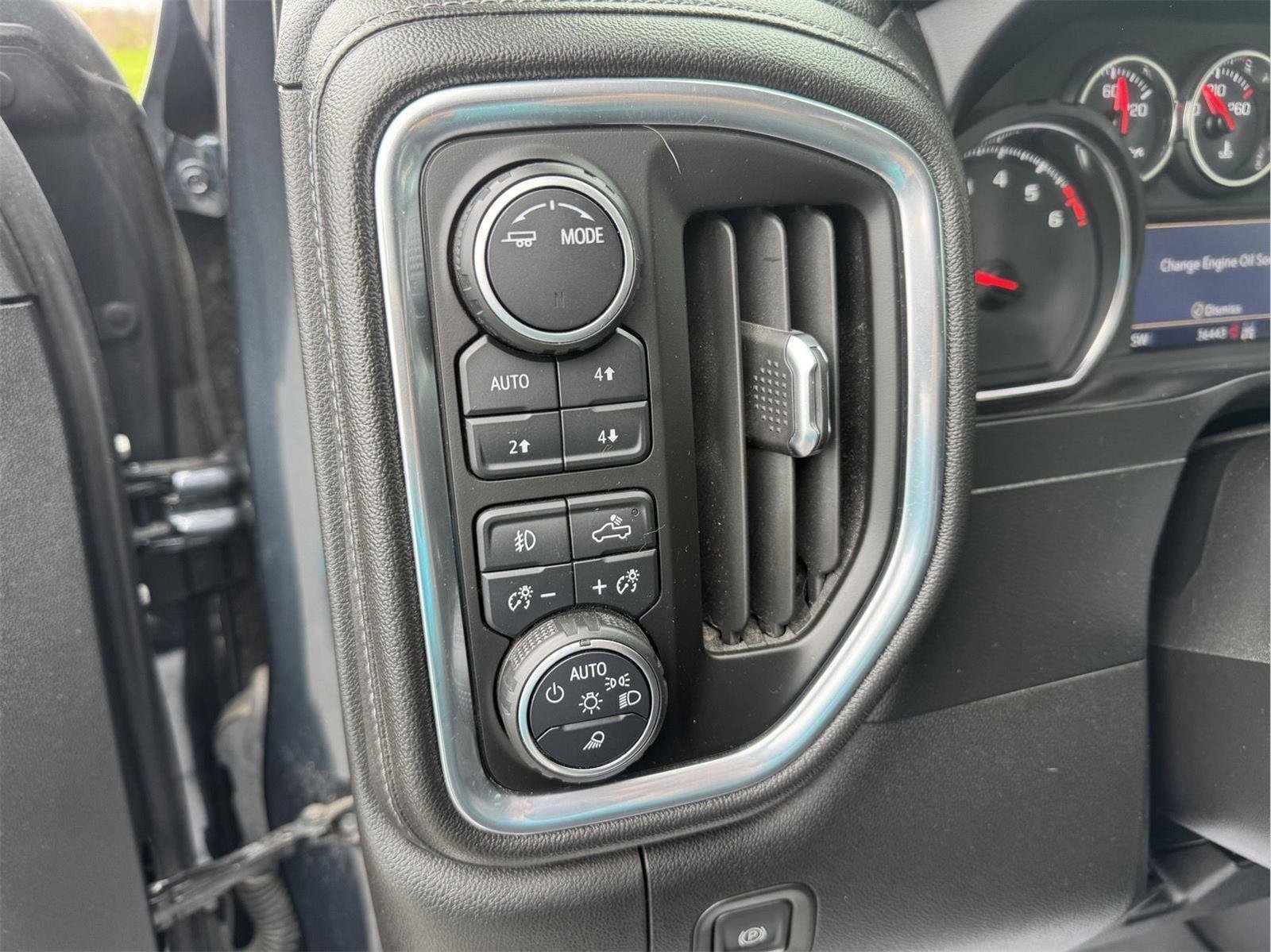 Used 2021 Chevrolet Silverado 1500 LTZ AWD/4WD image 16