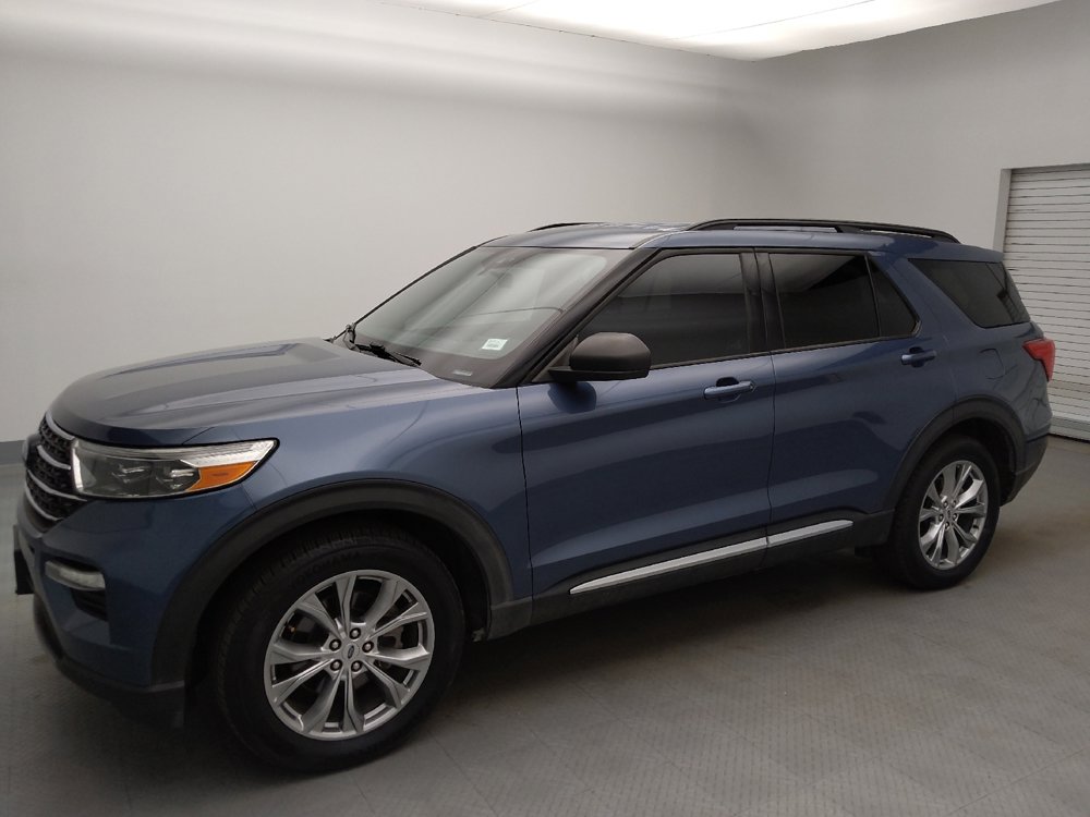 Used 2020 Ford Explorer XLT w/ Equipment Group 202A image 2
