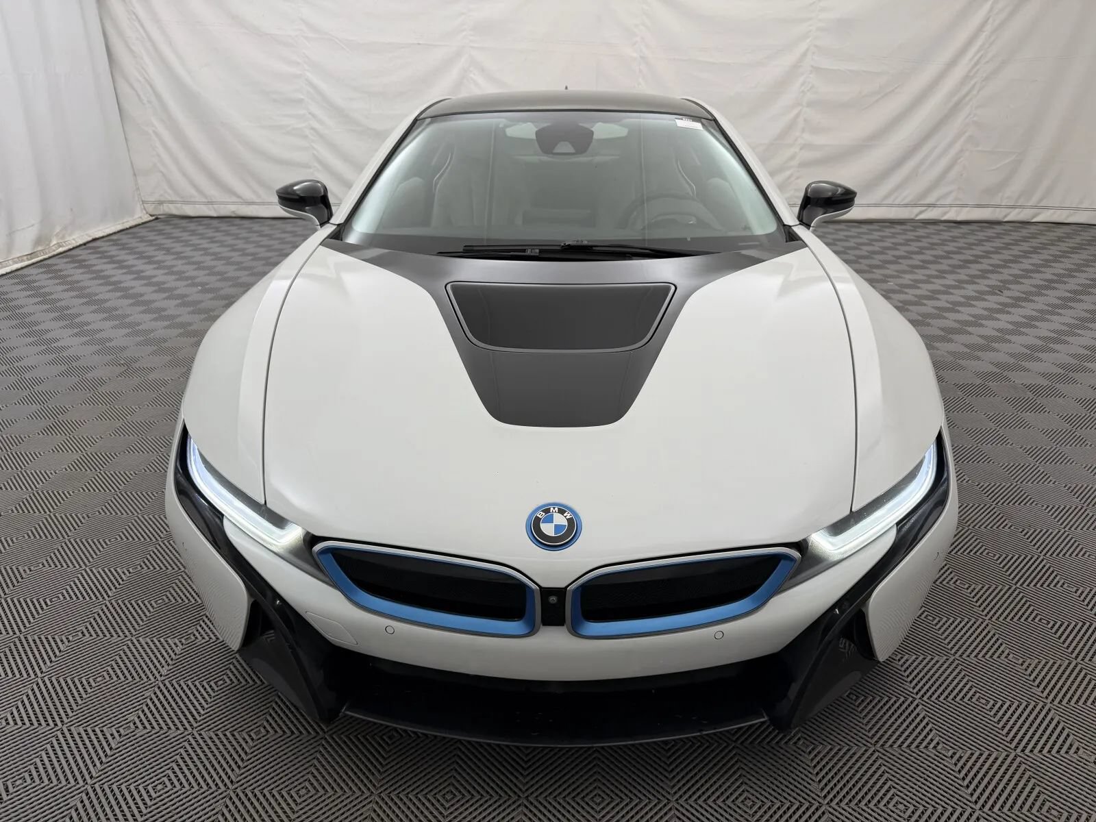Used 2016 BMW i8 AWD/4WD image 3