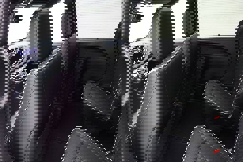 Used 2024 Chrysler Pacifica Limited w/ S Appearance Package image 12