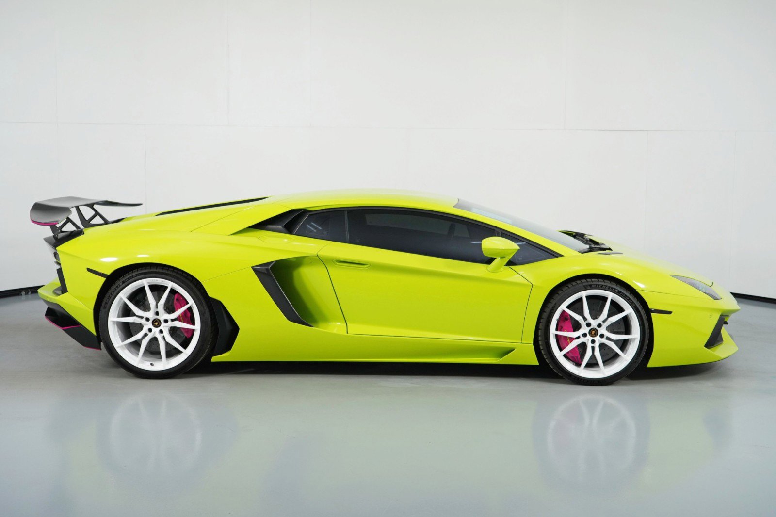 Used 2015 Lamborghini Aventador LP 700-4 image 64