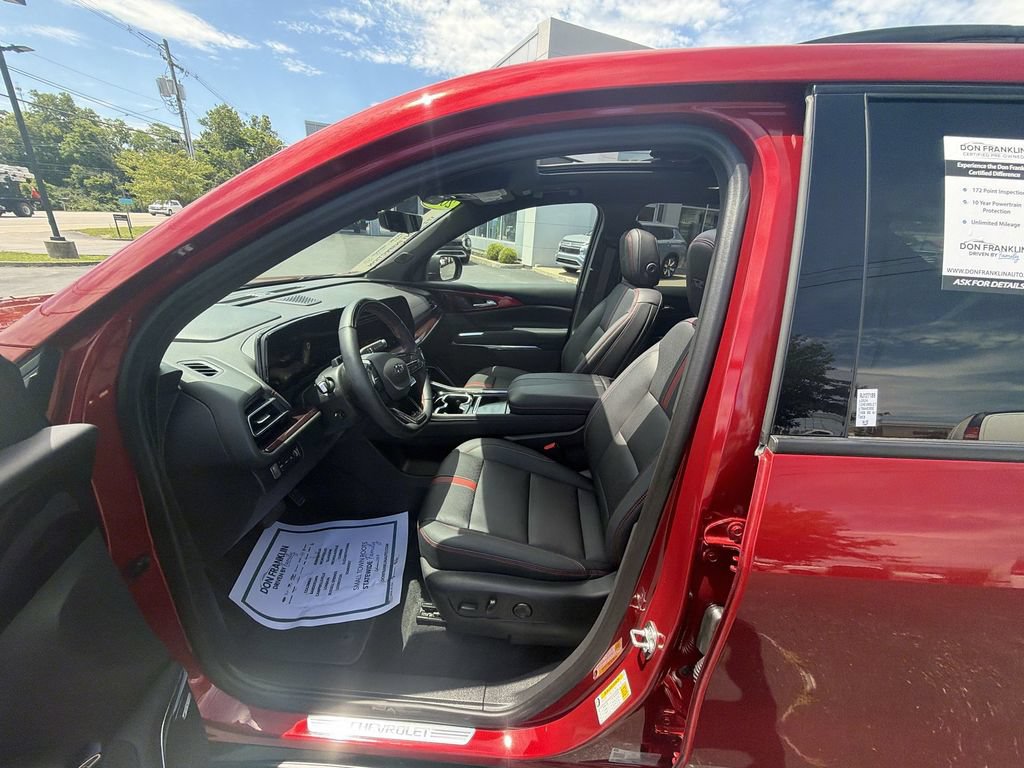 Used 2024 Chevrolet Traverse RS AWD/4WD image 11