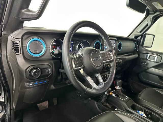 Used 2023 Jeep Wrangler Unlimited Sahara w/ Cold Weather Group image 13