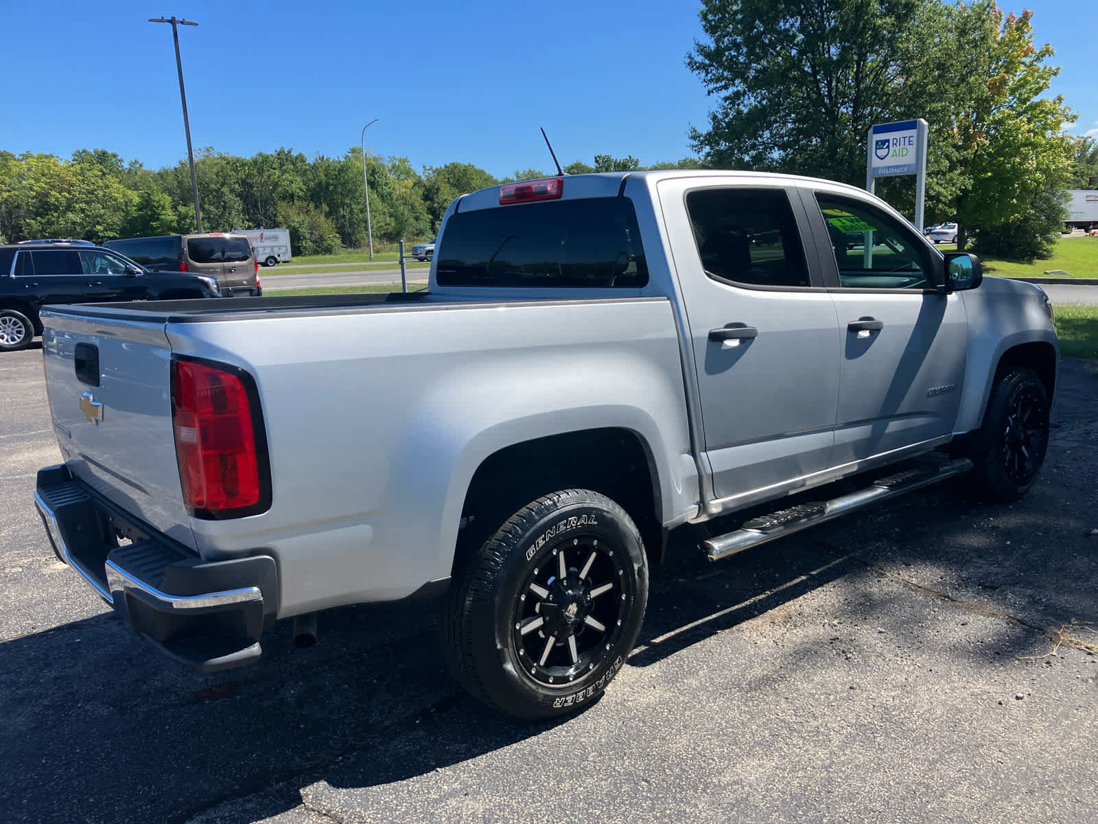Used 2020 Chevrolet Colorado W/T w/ WT Convenience Package RWD image 3