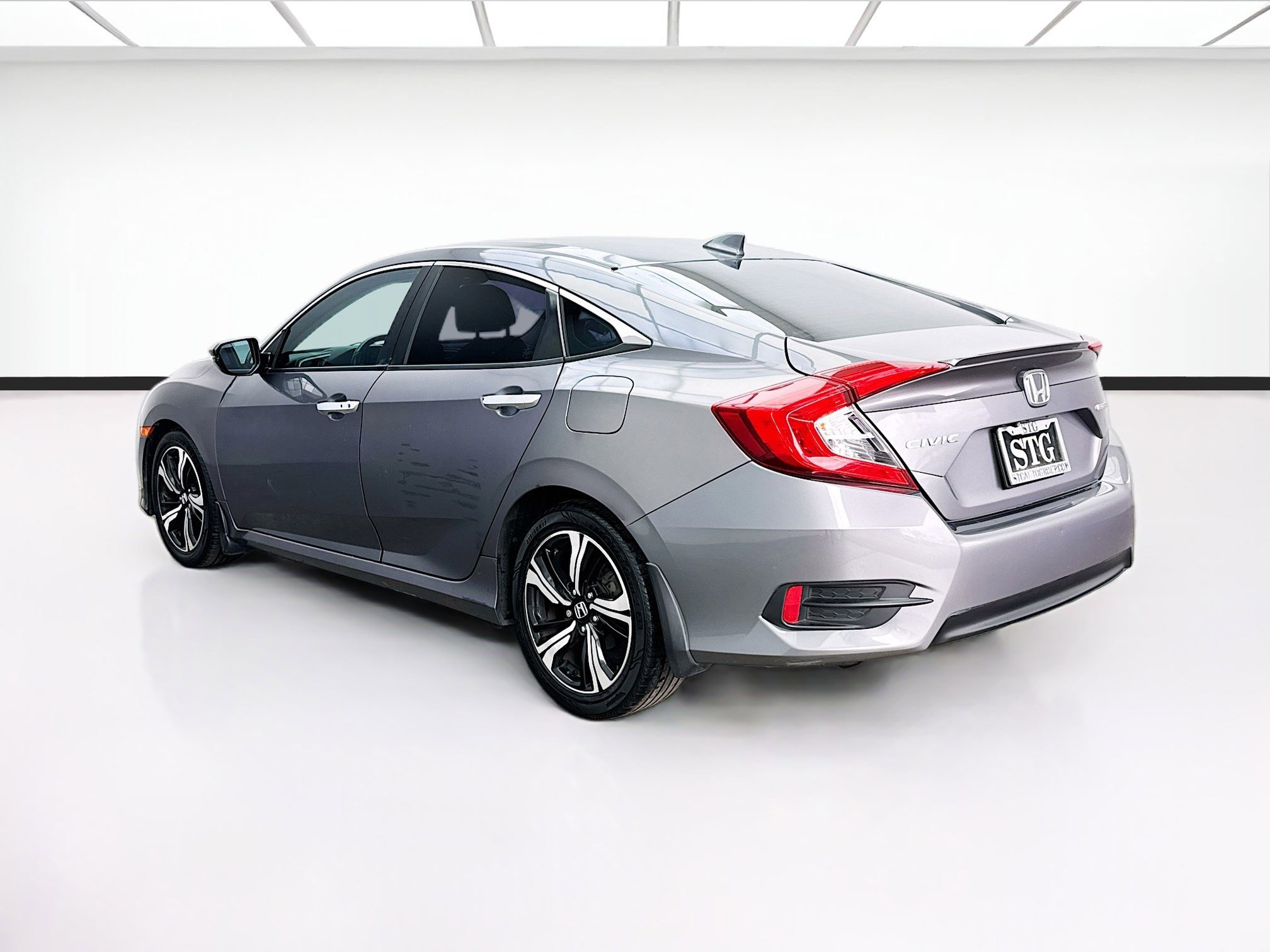 Used 2016 Honda Civic Touring image 6