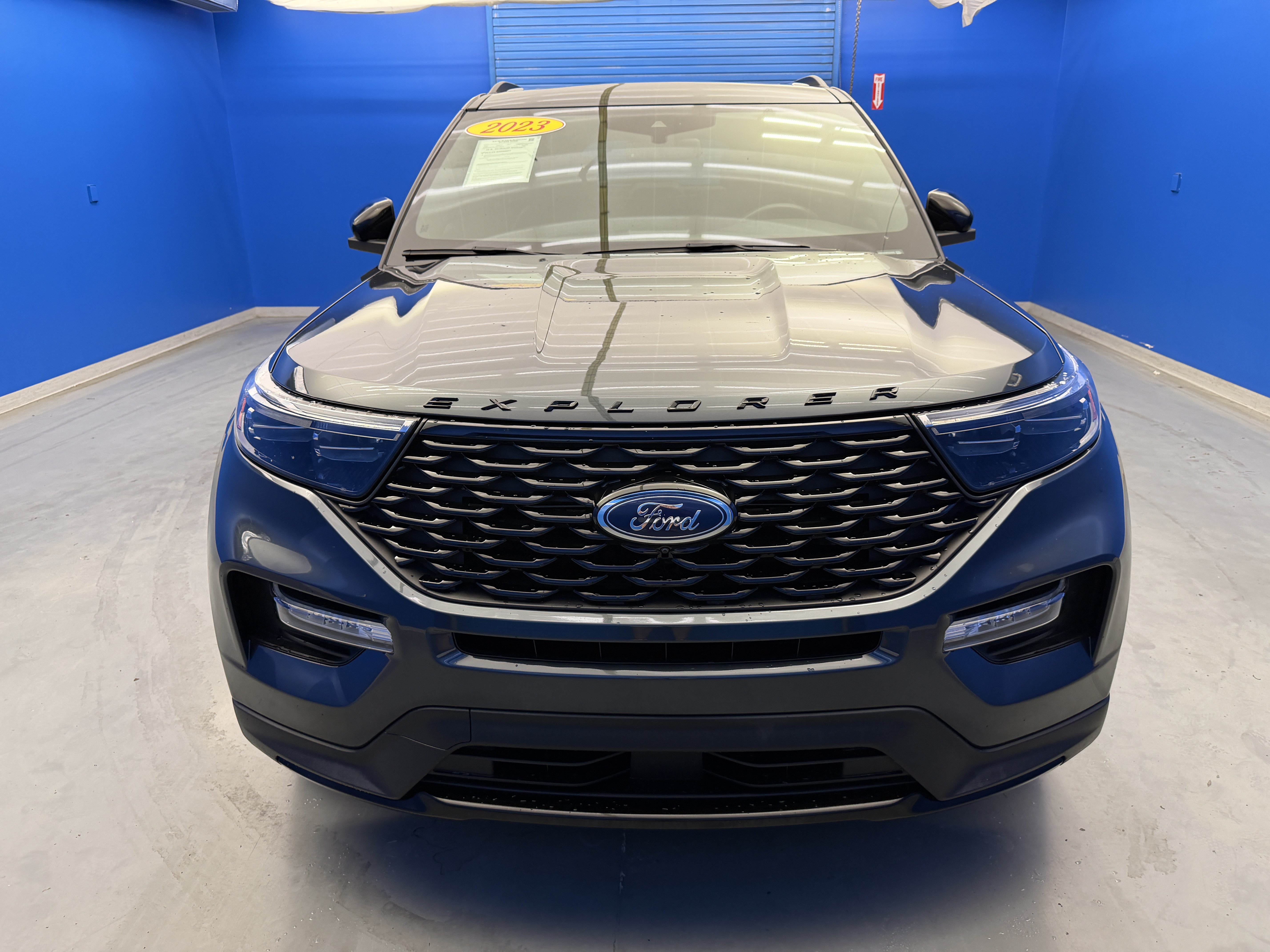 Used 2023 Ford Explorer ST-Line w/ Class IV Trailer Tow Package AWD/4WD image 3