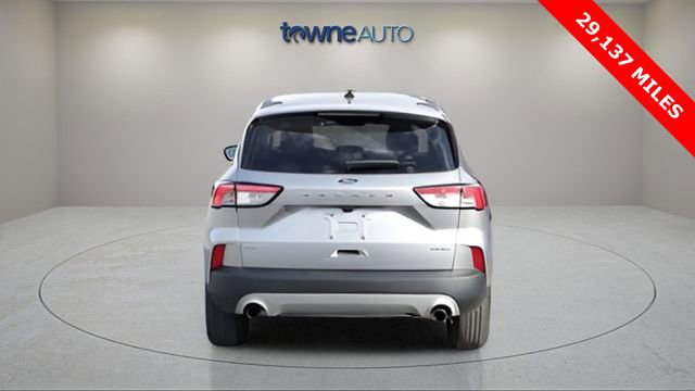 Used 2022 Ford Escape SE image 4