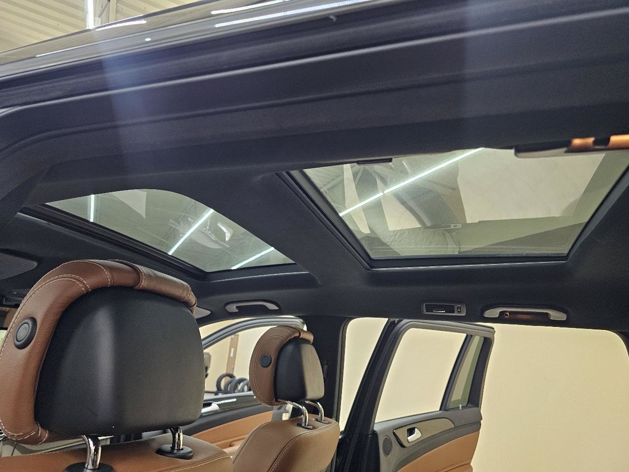 Used 2018 Mercedes-Benz GLS 550 4MATIC image 40