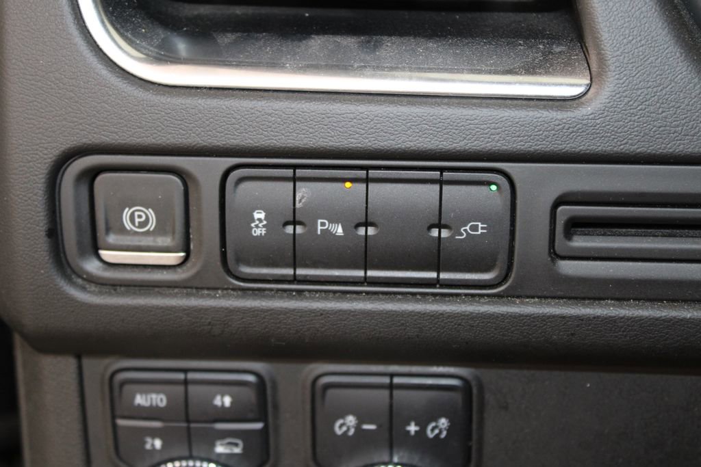 Used 2021 GMC Yukon SLE image 27