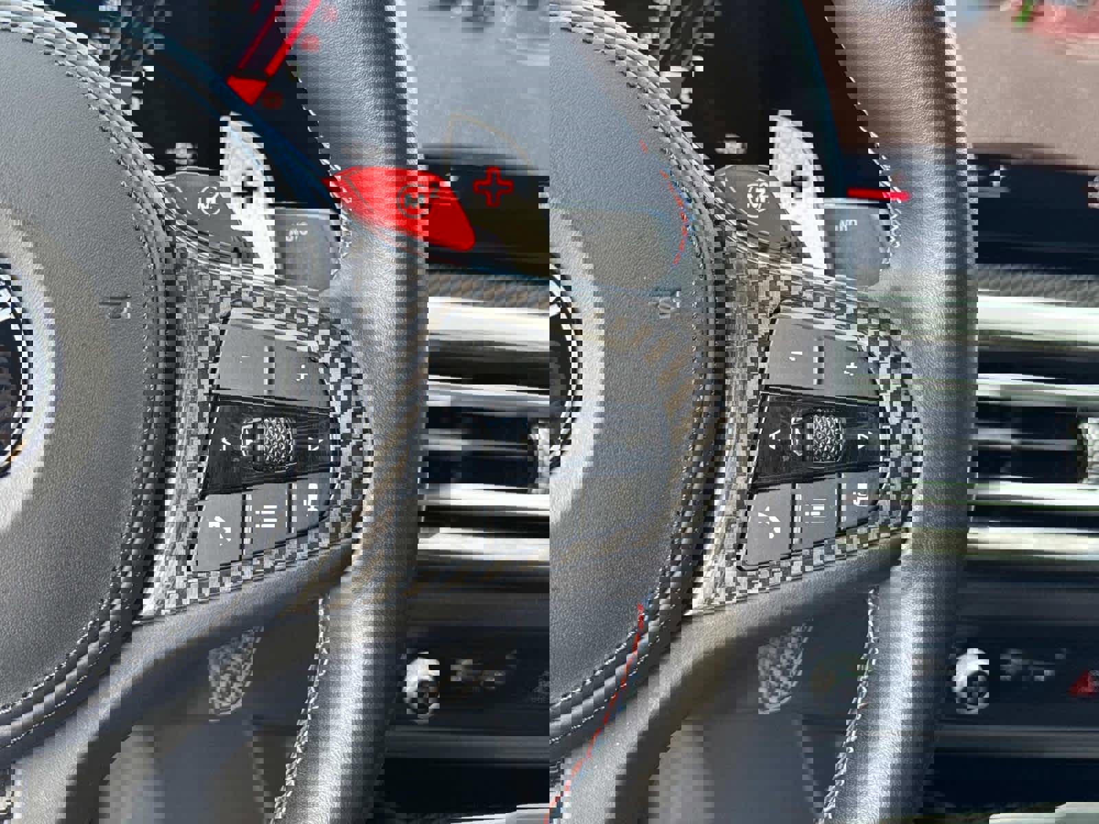 Used 2024 BMW M4 Competition image 25