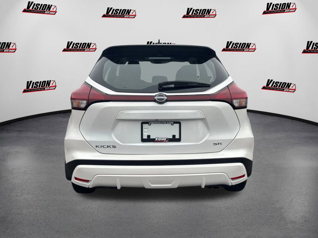 Used 2024 Nissan Kicks SR image 6