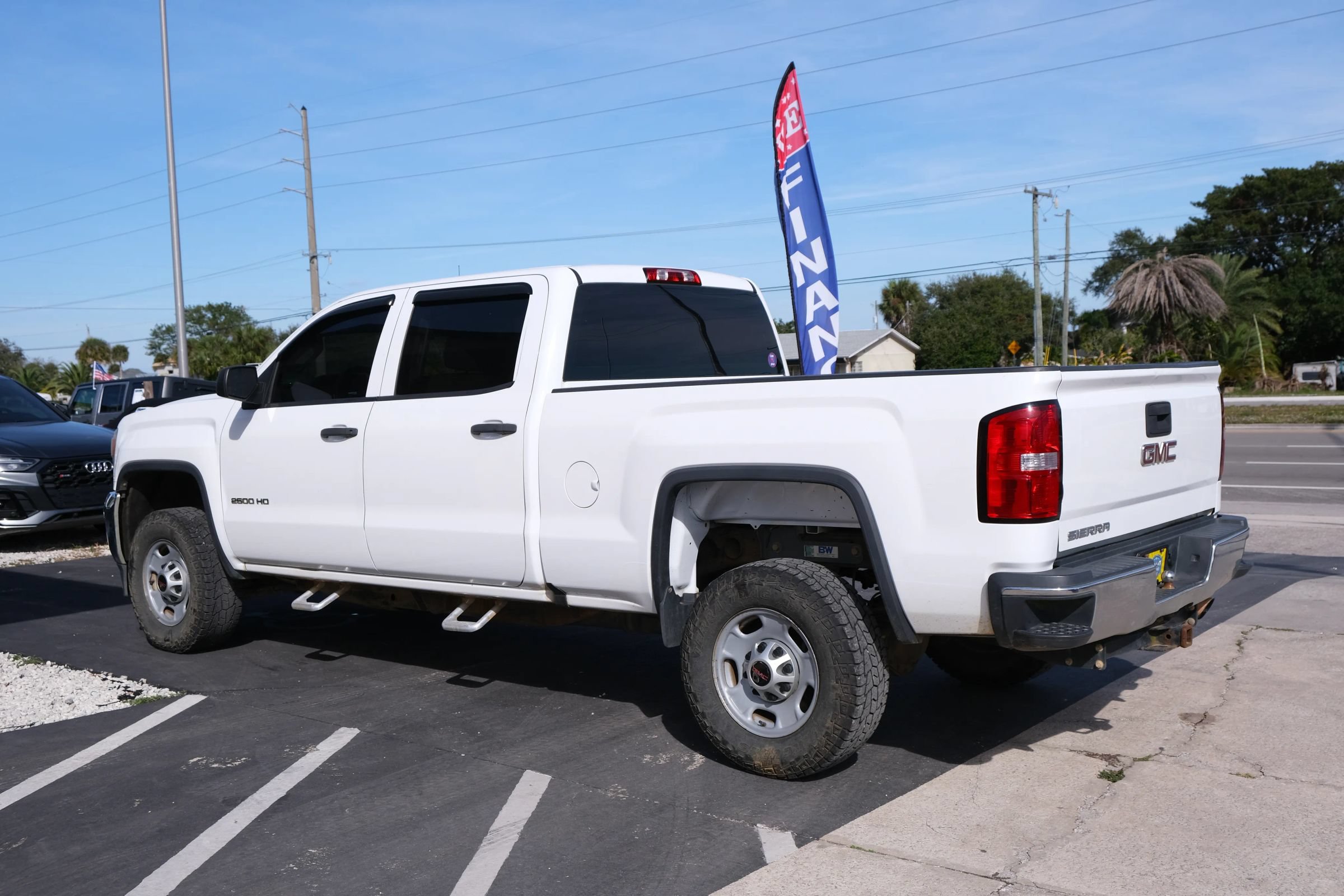 Used 2016 GMC Sierra 2500 2WD Crew Cab image 3