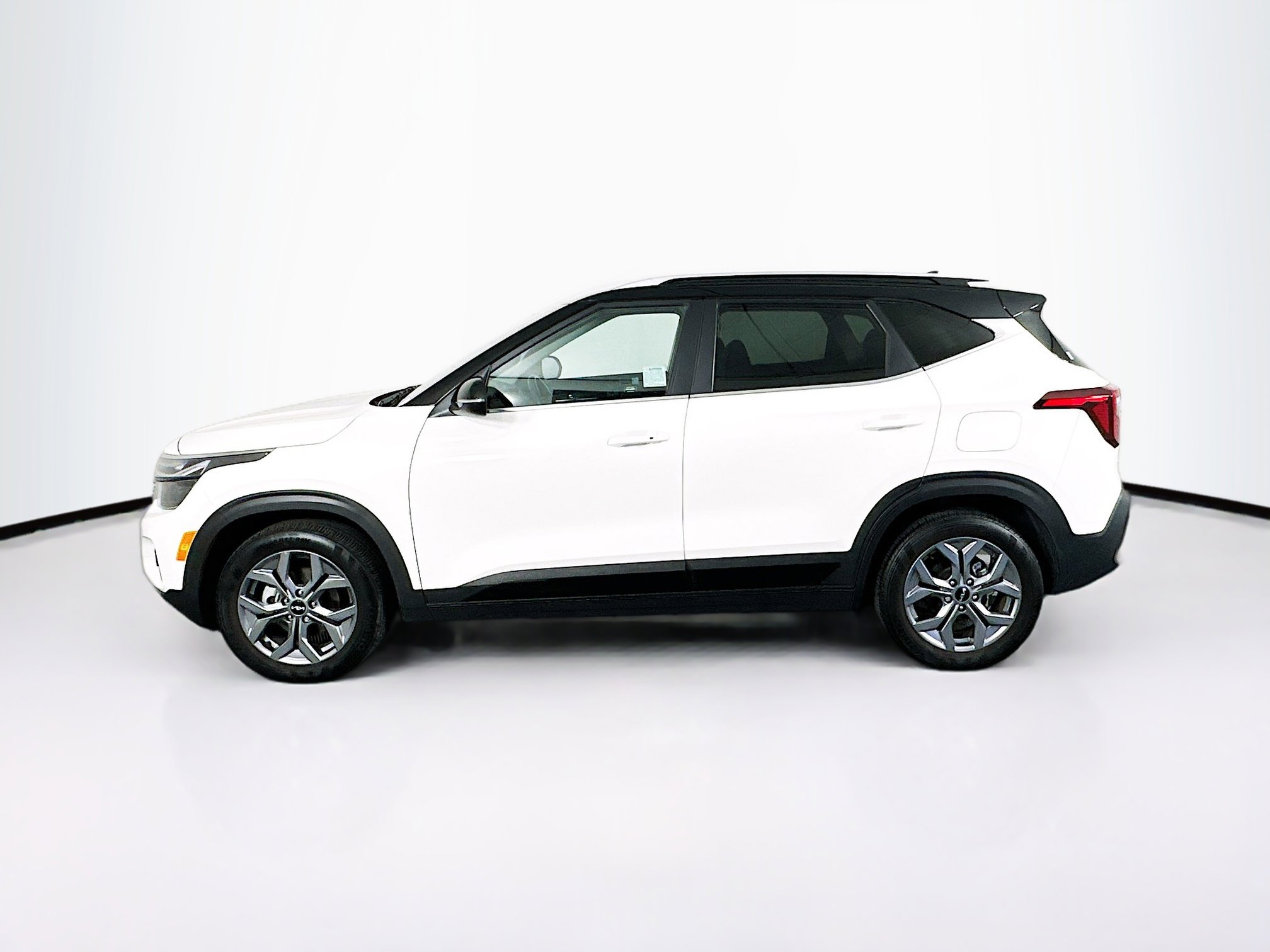 Used 2024 Kia Seltos S image 4