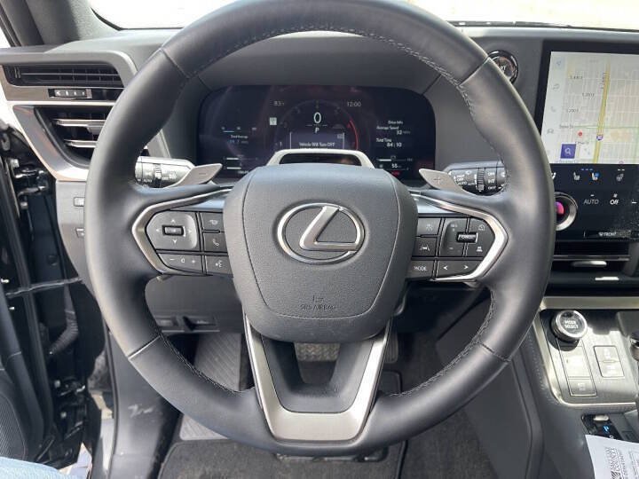 Used 2024 Lexus GX 550 w/ Accessory Package (Z1) AWD/4WD image 2
