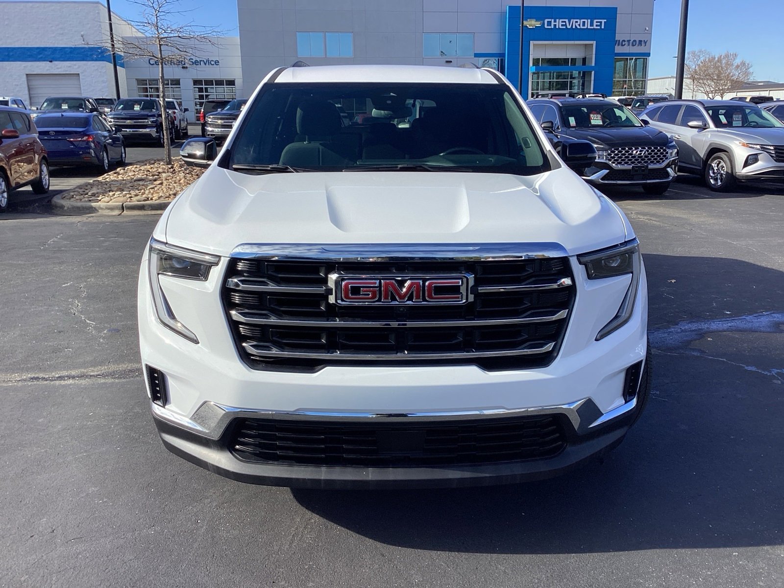 Used 2025 GMC Acadia Elevation image 4