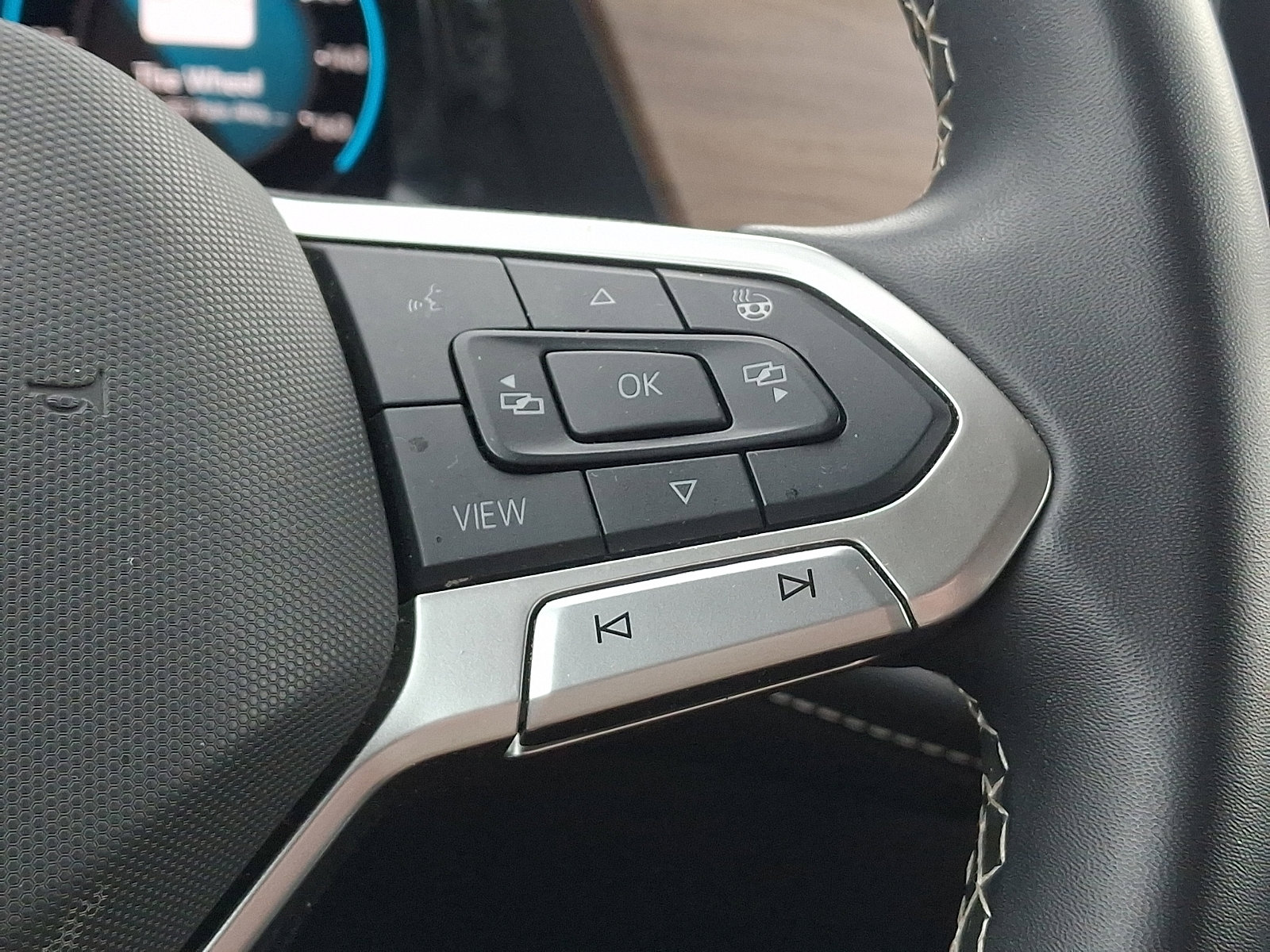 Used 2024 Volkswagen Atlas SE image 22