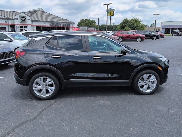 Used 2025 Buick Encore GX Preferred AWD/4WD image 8