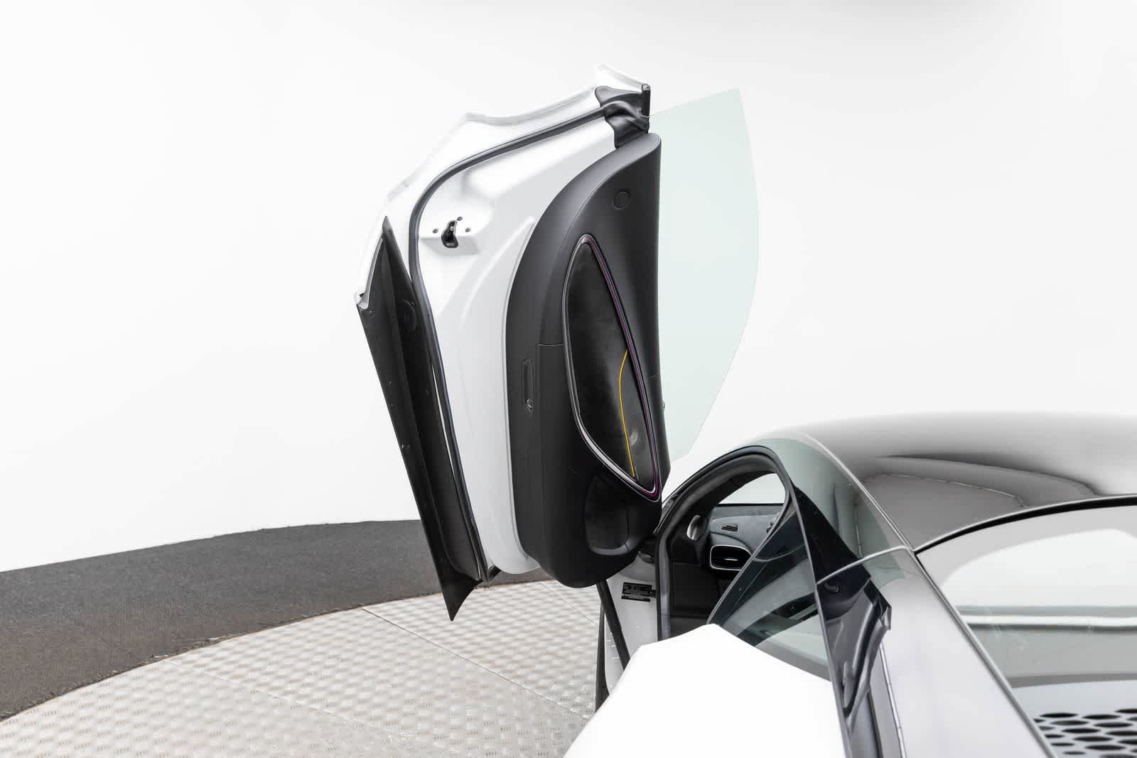 Used 2023 McLaren Artura RWD image 19