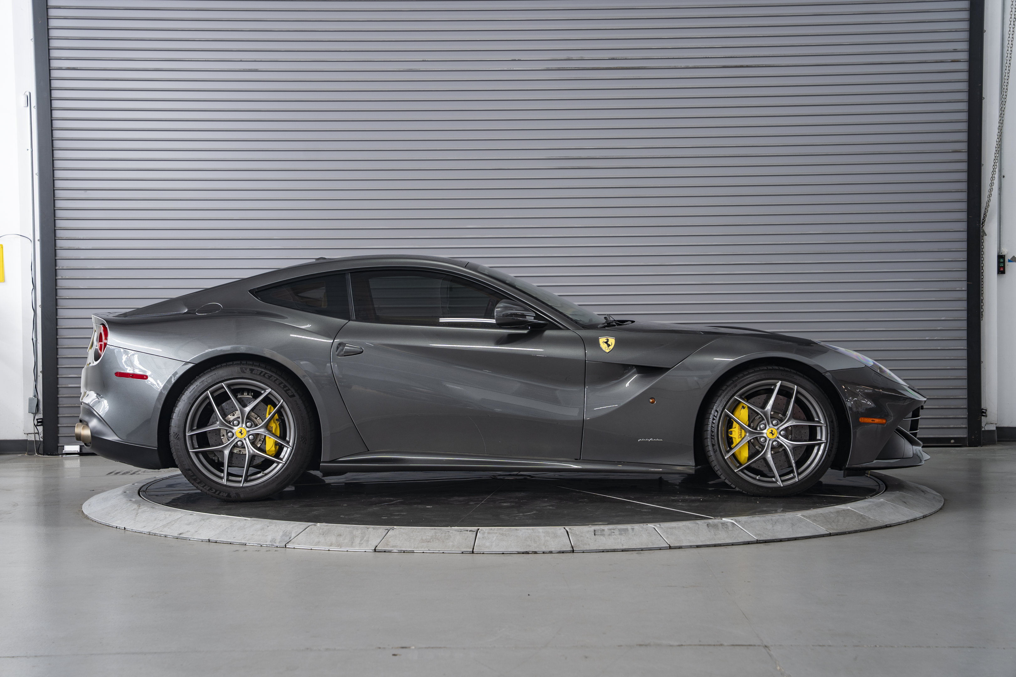 Used 2014 Ferrari F12 Berlinetta RWD image 6