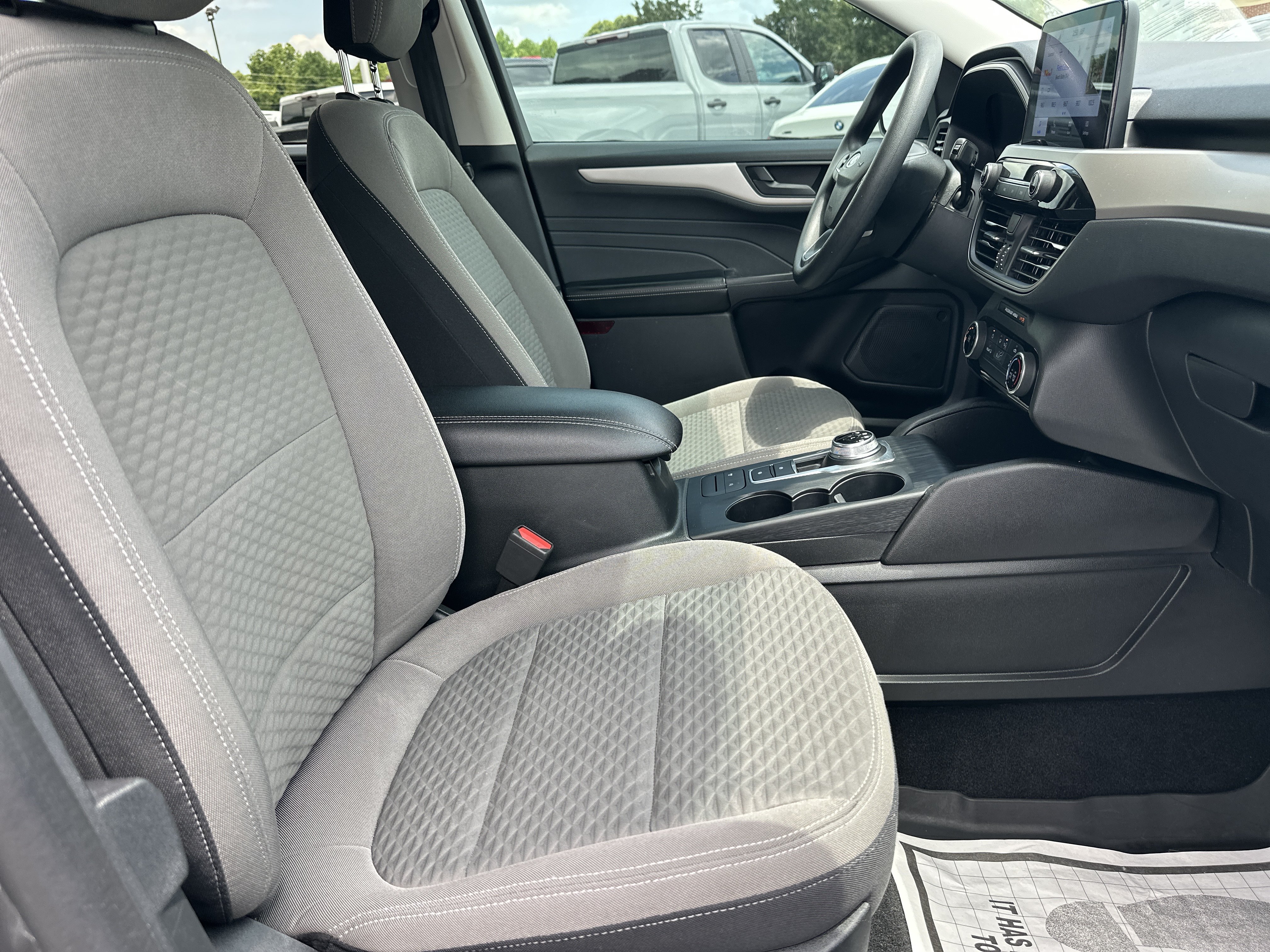 Used 2022 Ford Escape SE FWD image 14