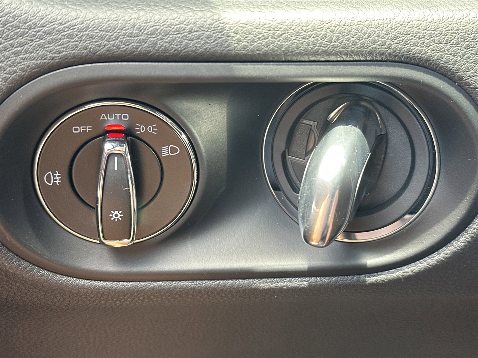 New 2025 Porsche Macan image 26