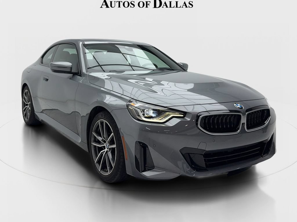 Used 2025 BMW 230i Coupe RWD image 2
