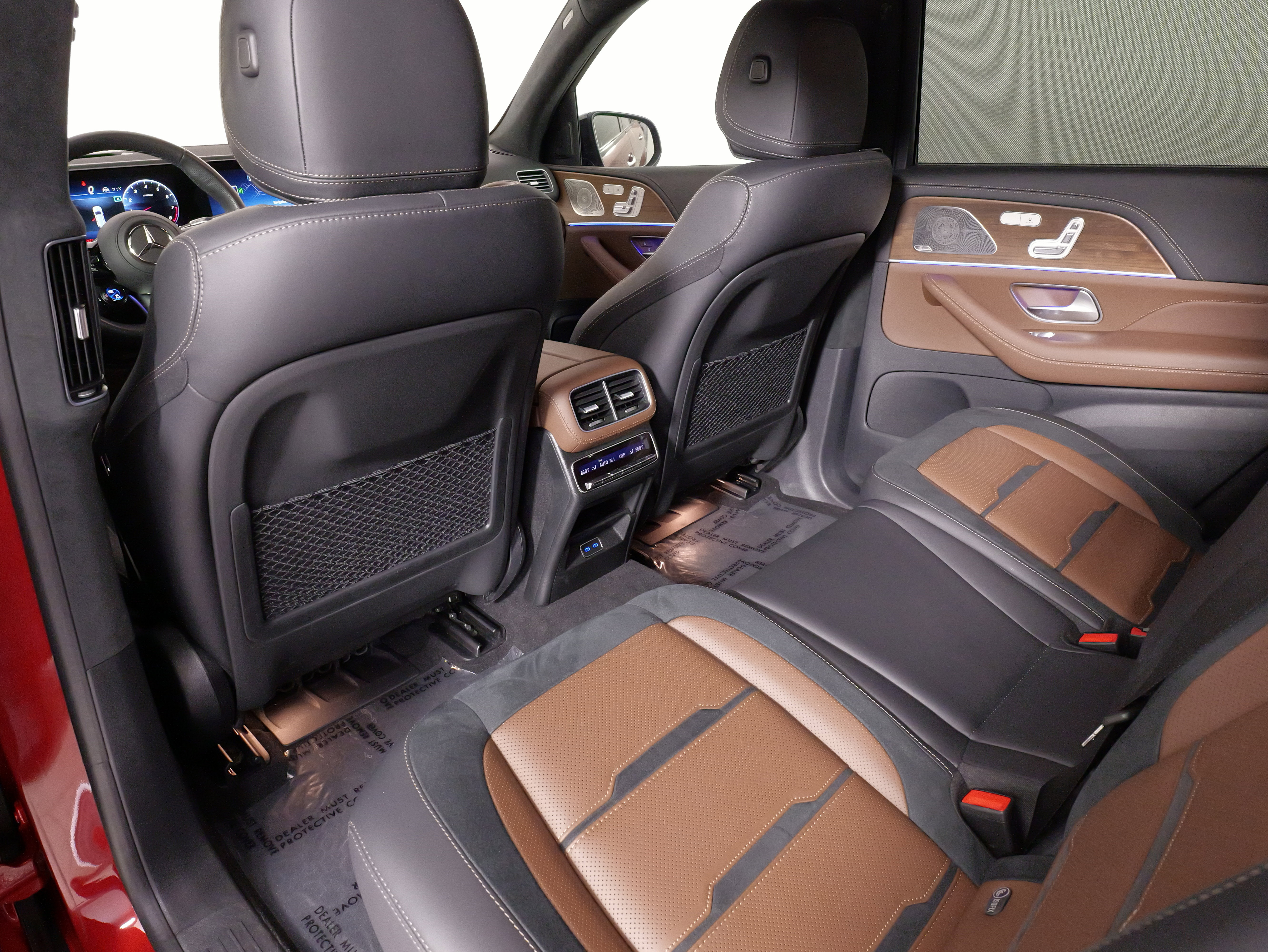 Used 2025 Mercedes-Benz GLS 63 AMG 4MATIC image 44