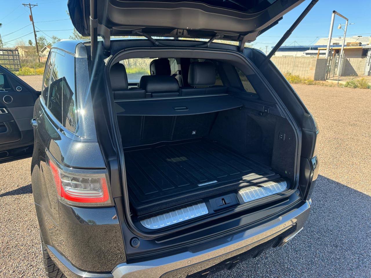 Used 2020 Land Rover Range Rover Sport HSE image 40