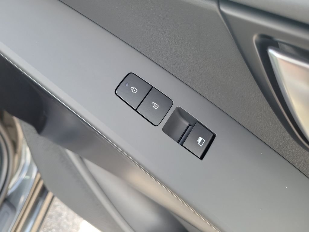 New 2026 Kia Niro LX FWD image 11