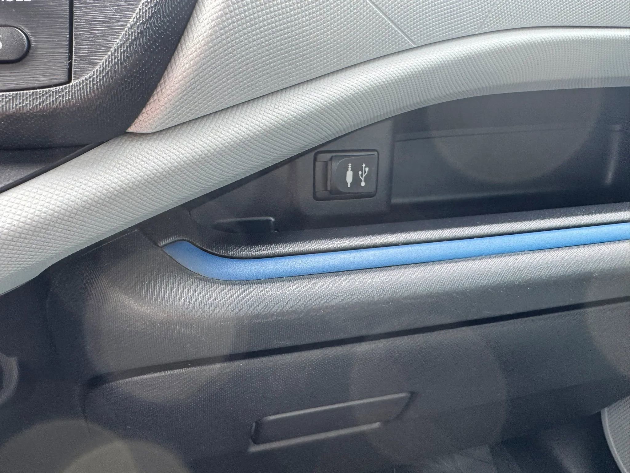 Used 2012 Toyota Prius C Three image 31