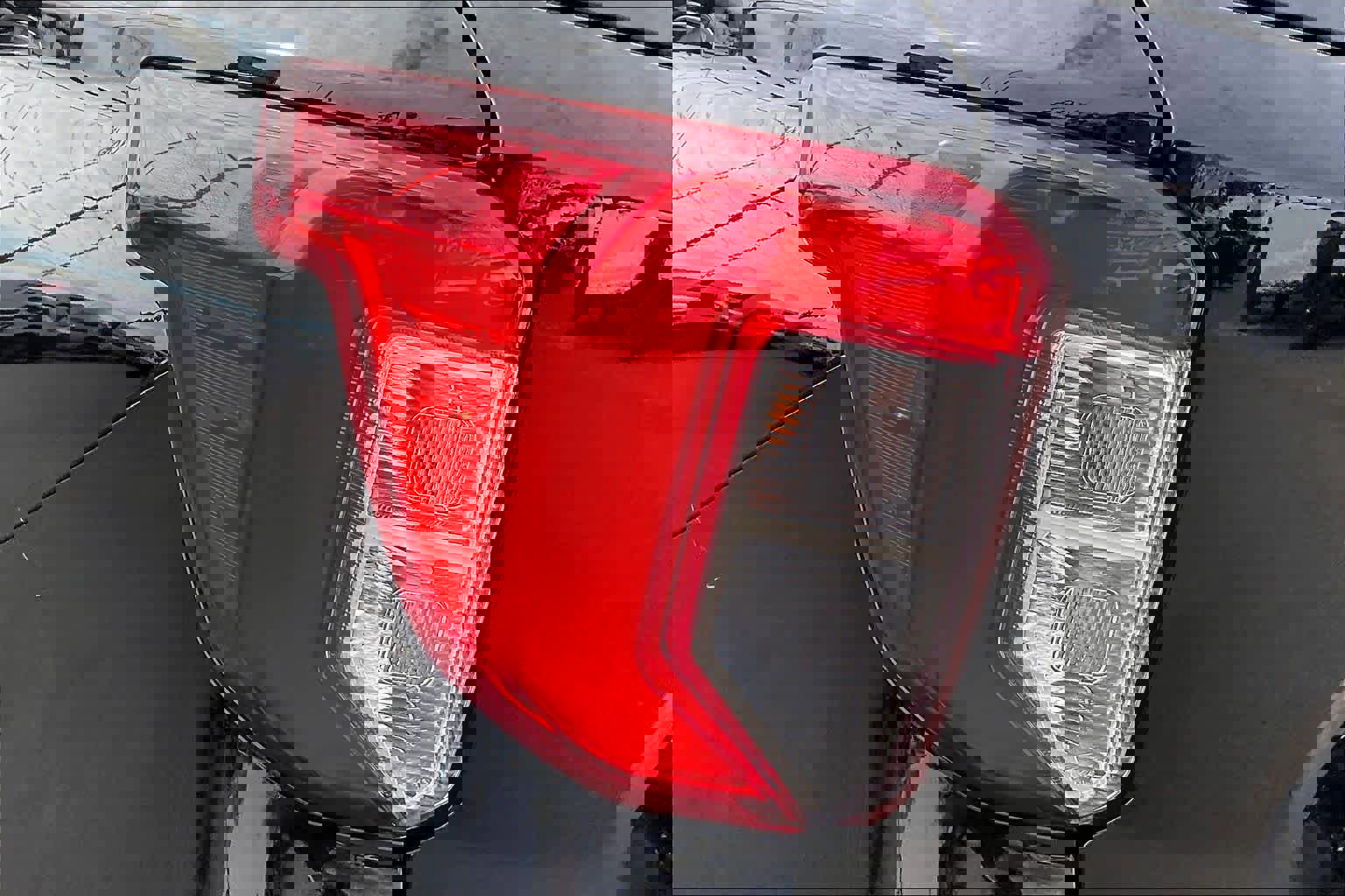 Used 2023 Ford Explorer XLT w/ Equipment Group 202A image 28