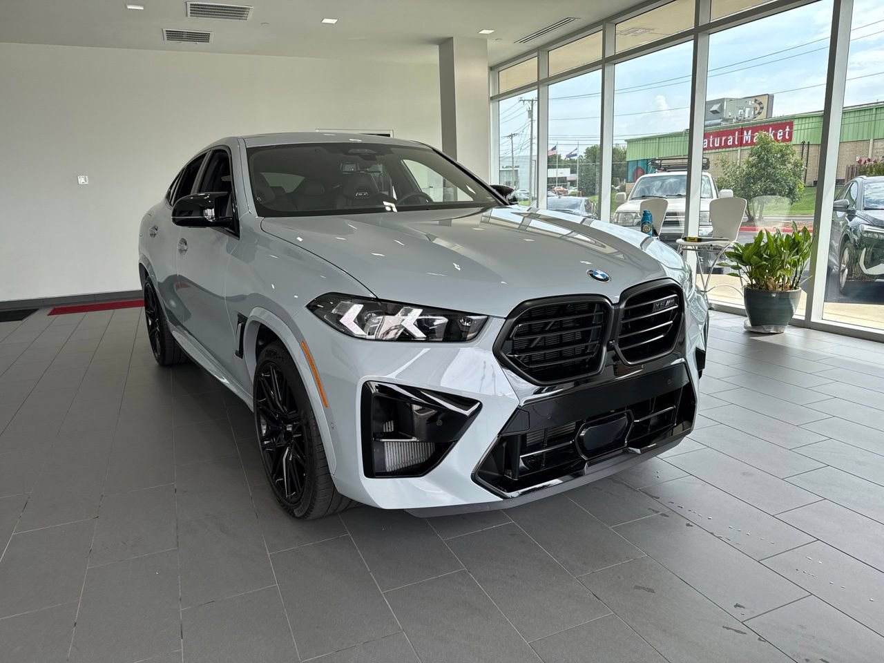 Used 2025 BMW X6 M Competition w/ Executive Package AWD/4WD image 2
