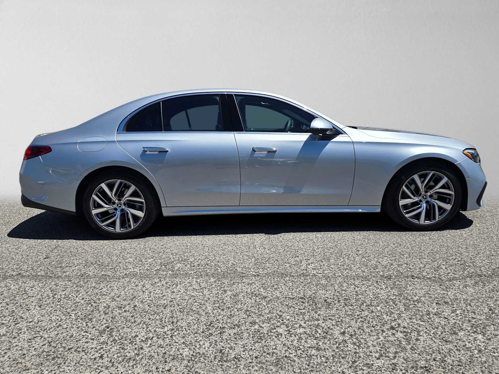 New 2027 Mercedes-Benz E 350 Sedan image 2