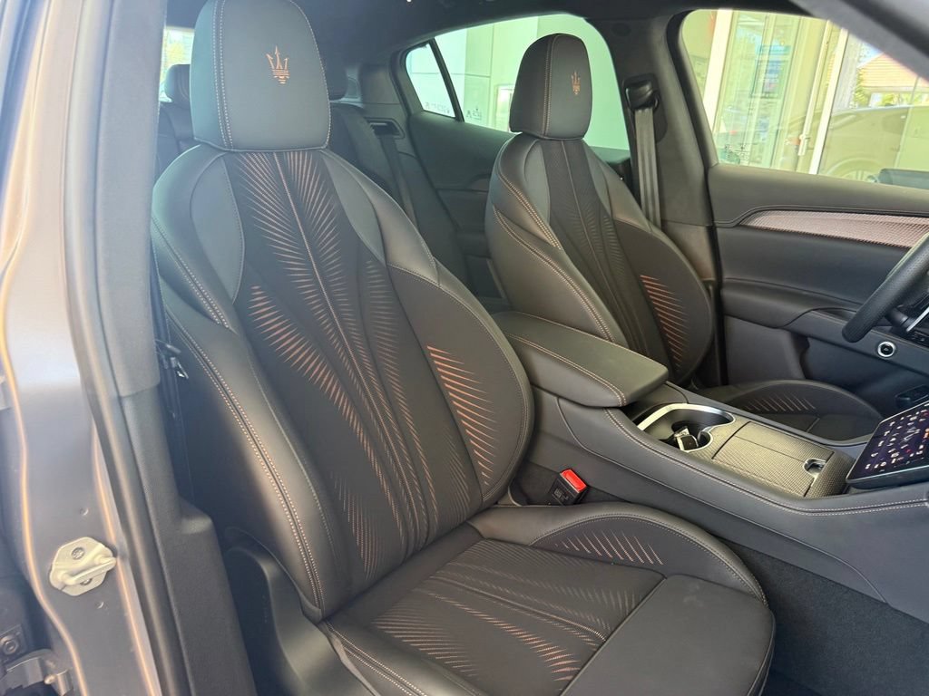 Certified 2025 Maserati Grecale Folgore AWD/4WD image 14