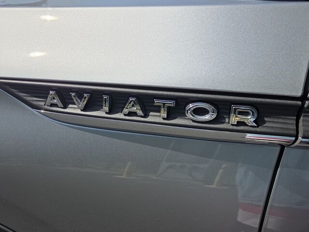 Used 2023 Lincoln Aviator Reserve w/ Equipment Group 201A AWD/4WD image 7