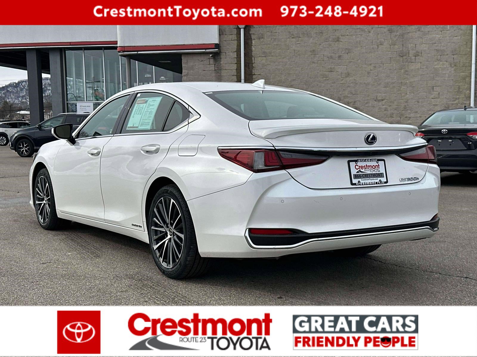 Used 2022 Lexus ES 300h w/ Premium Package image 4