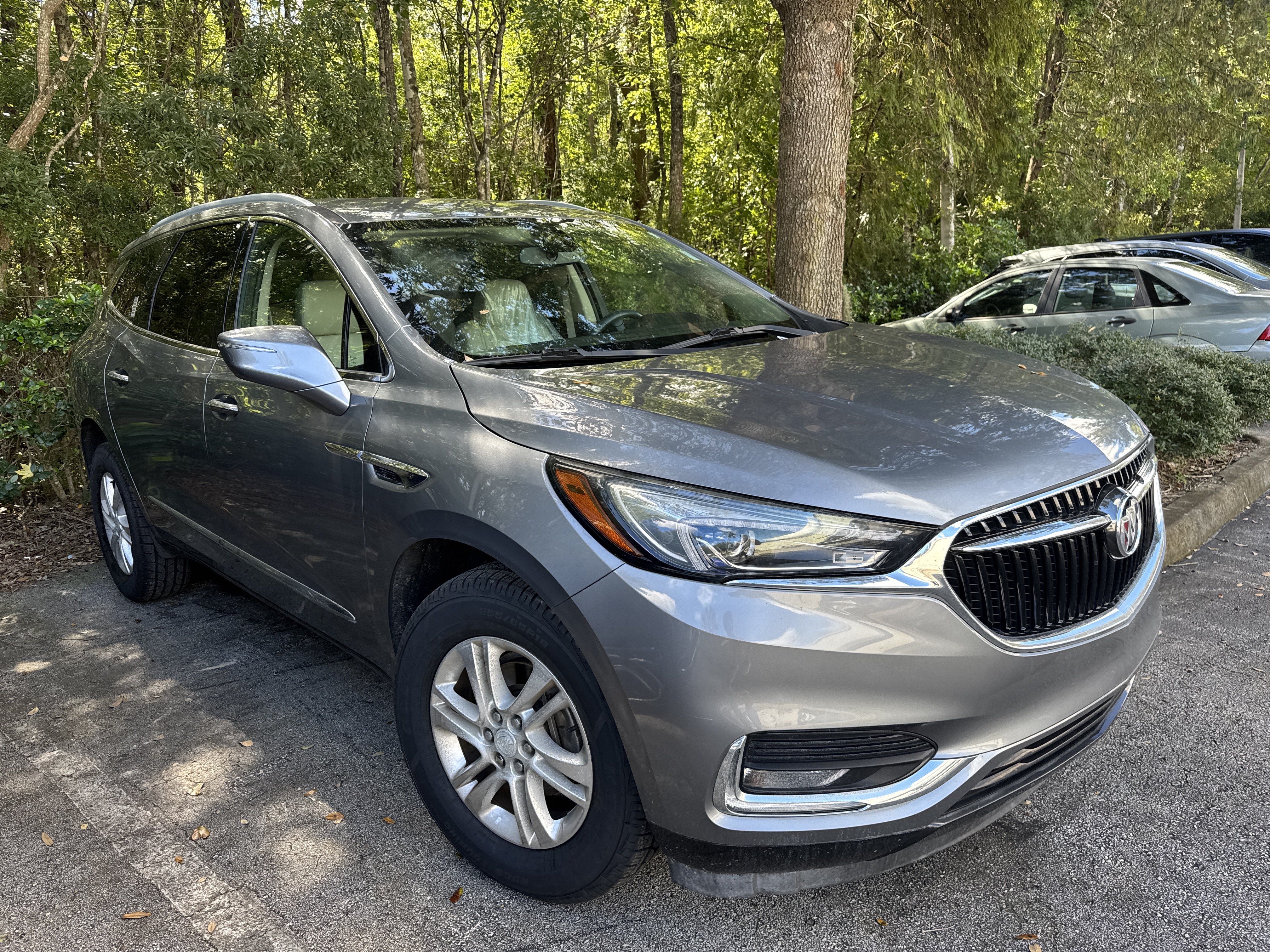 Used 2018 Buick Enclave Essence FWD image 3