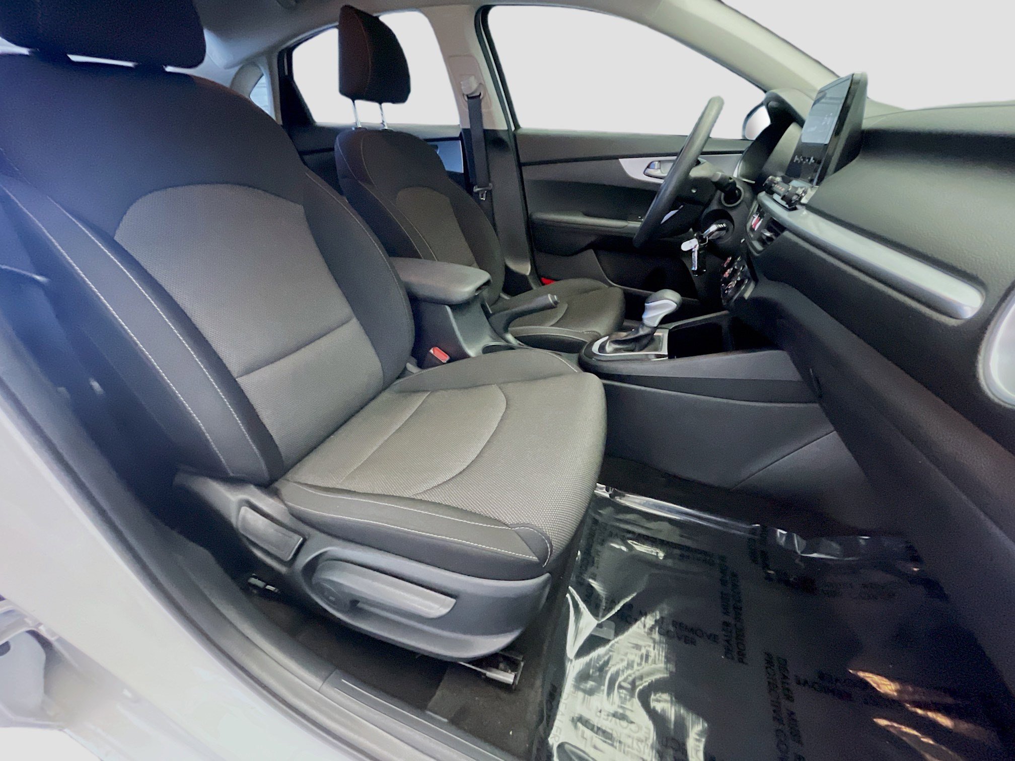 Used 2024 Kia Forte LXS w/ LXS Technology Package FWD image 16